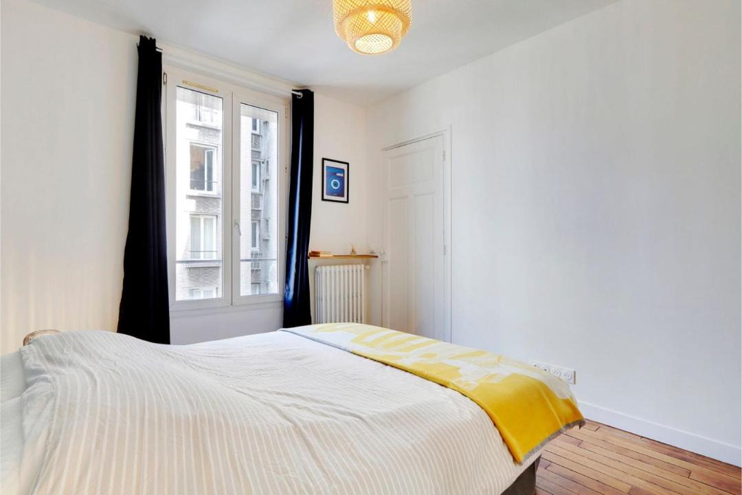Photo of Bedroom in Republique–Point-du-Jour