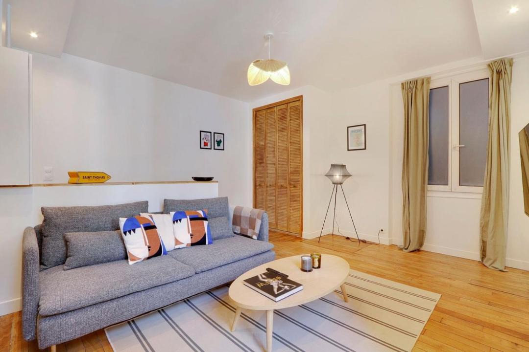 Photo of Livingroom in Republique–Point-du-Jour