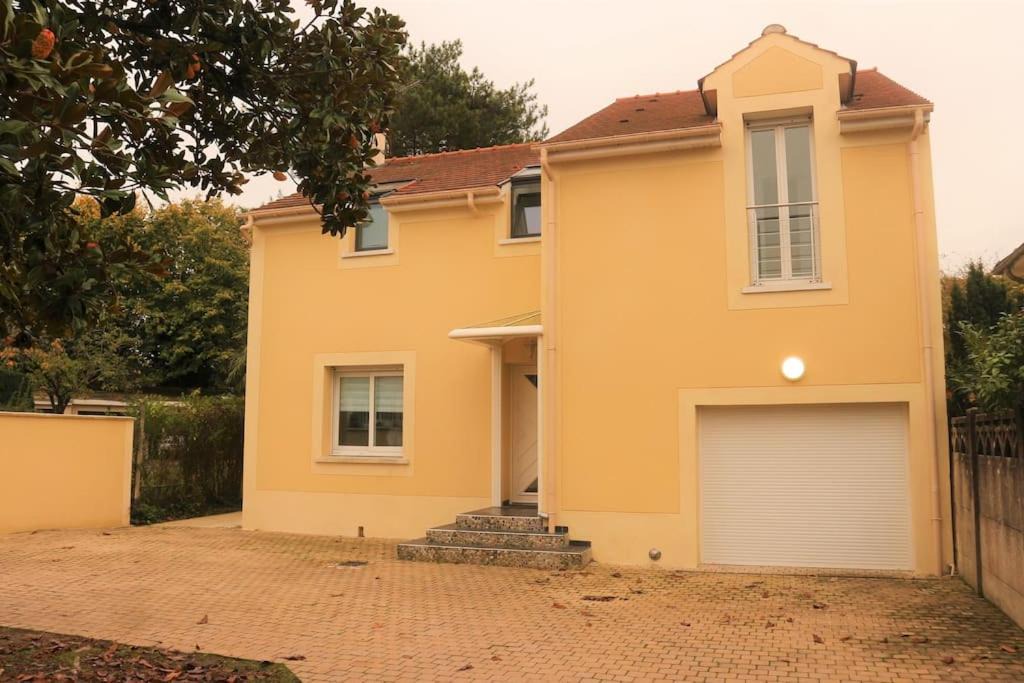 Photo of Buildings in Vaires-sur-Marne