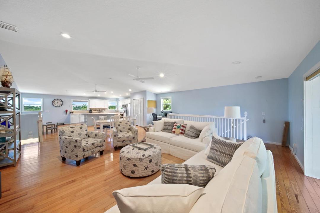 Photo of Livingroom in Jensen Beach