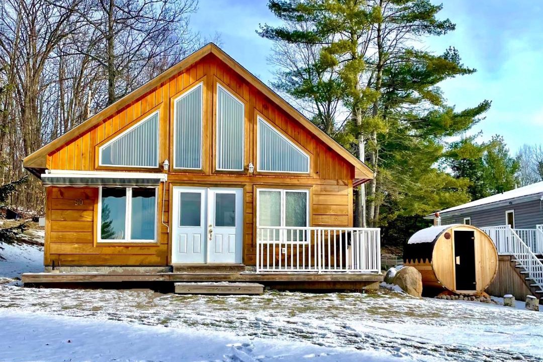 Photo of Buildings in Muskoka Lakes