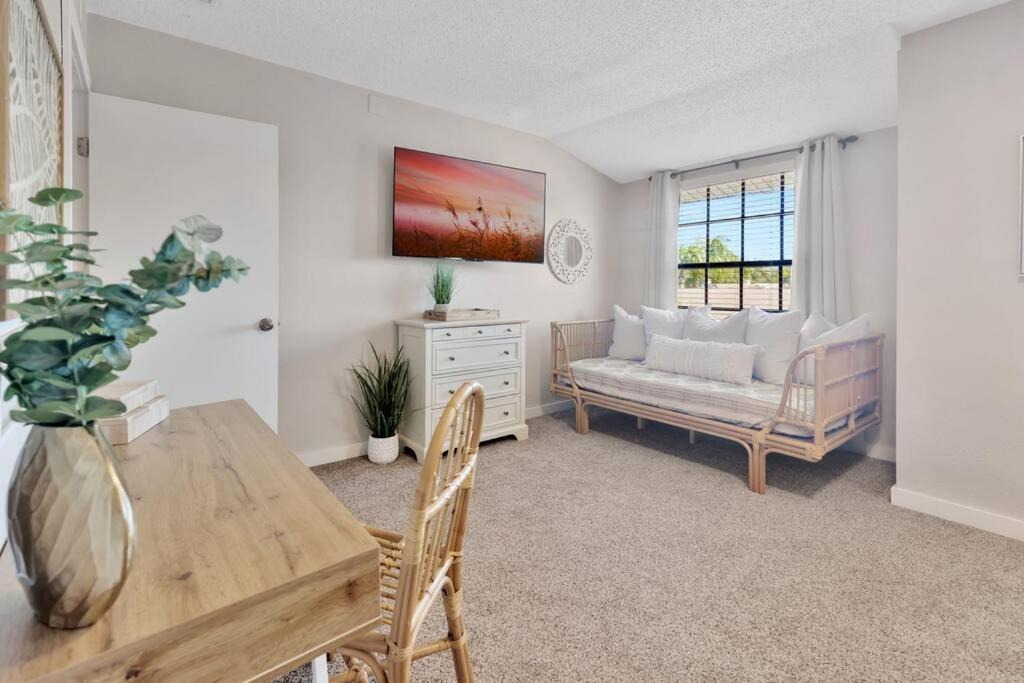 Photo of Livingroom in Allen's Ridge