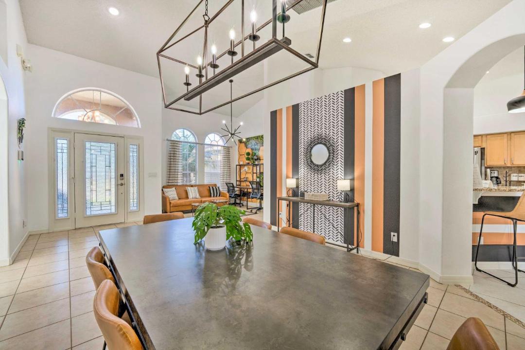 Photo of Livingroom in Orange Tree
