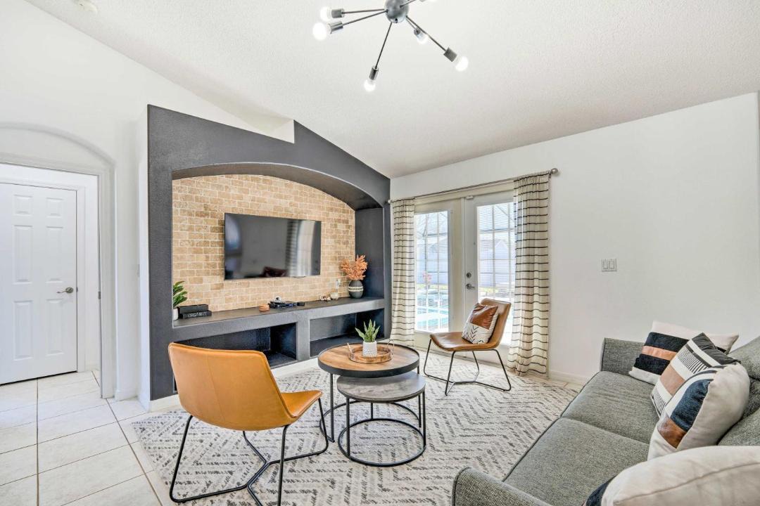 Photo of Livingroom in Orange Tree
