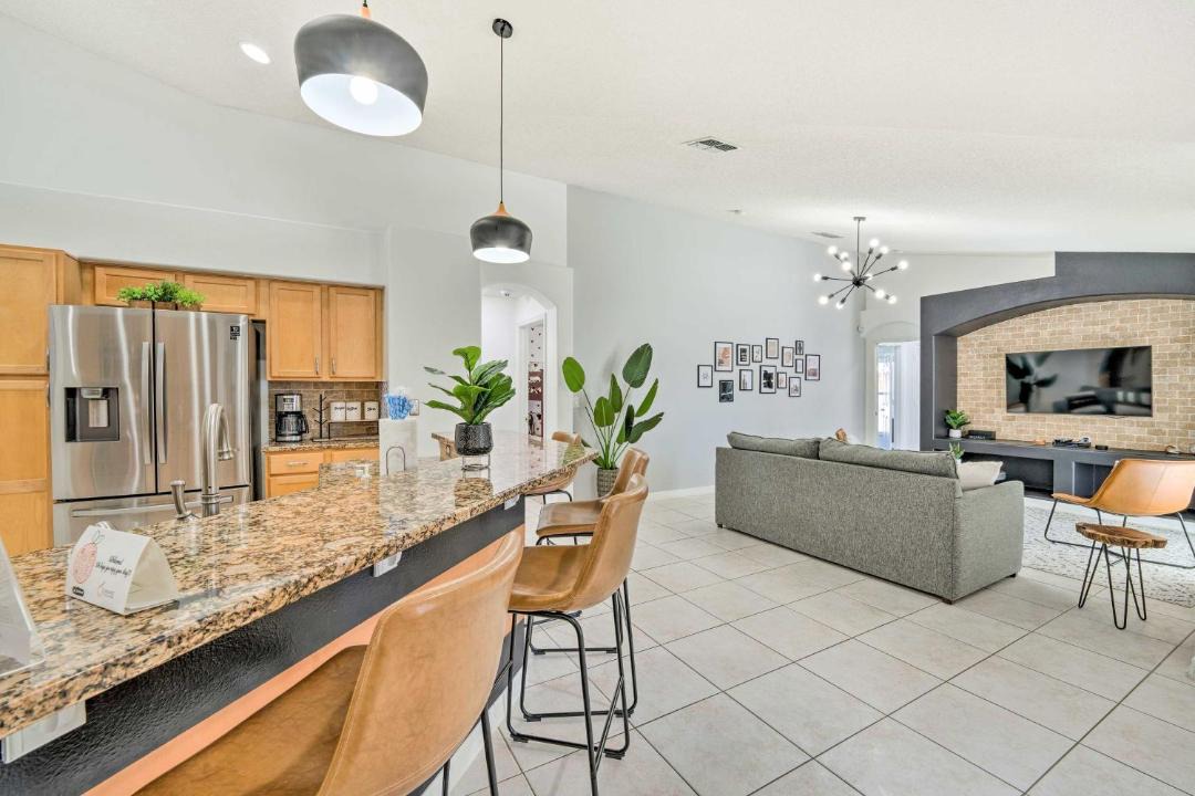 Photo of Livingroom in Orange Tree
