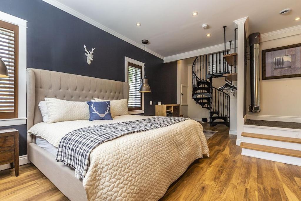 Photo of Bedroom in Swiss Meadows