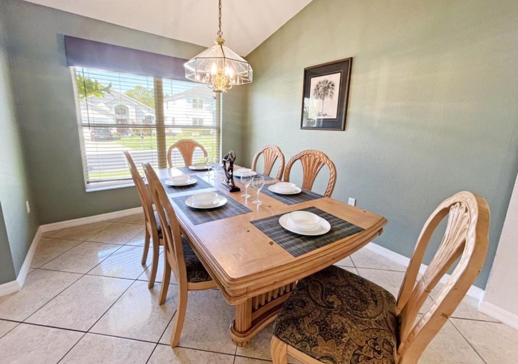 Photo of Livingroom in Lake Berkley