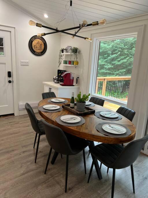 Photo of Livingroom in Bracebridge