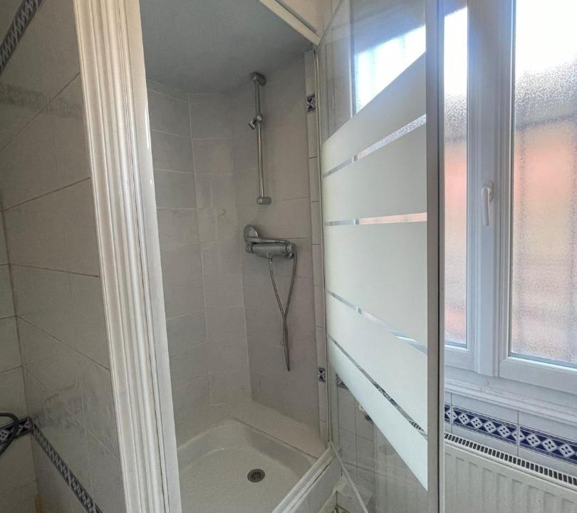 Photo of Bathroom in Saint-Ouen