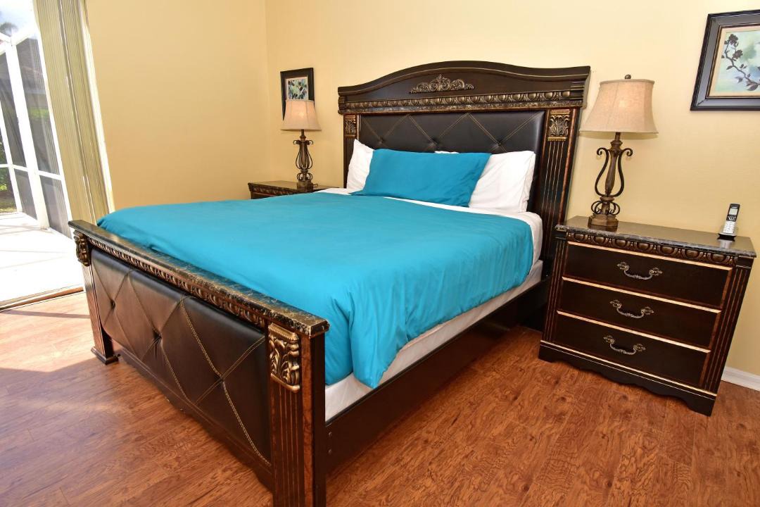 Photo of Bedroom in Tuscan Hills