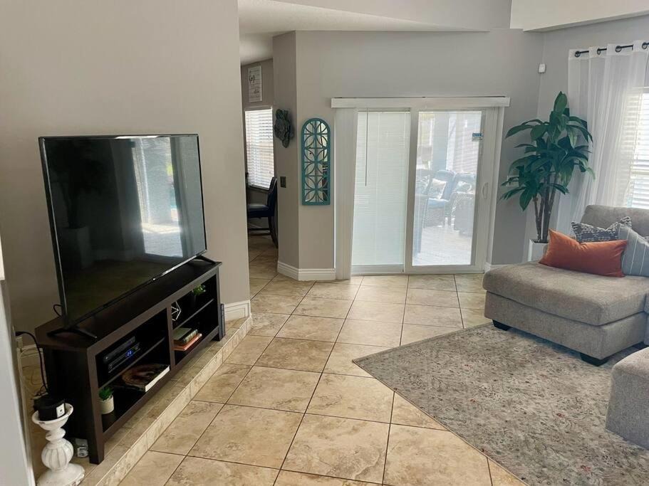 Photo of Livingroom in Lake Magdalene