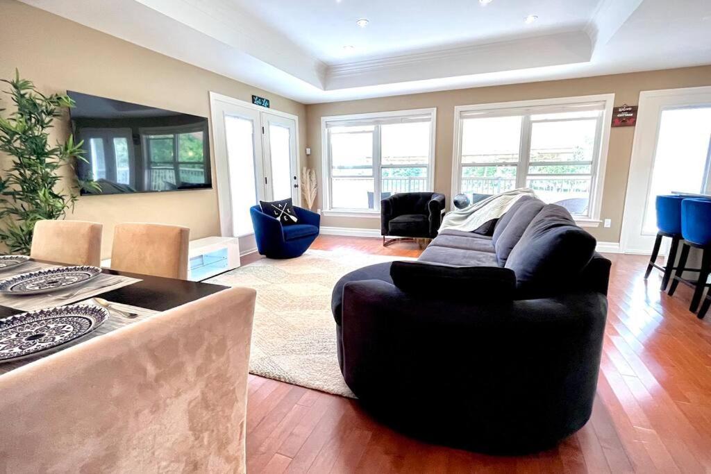 Photo of Livingroom in Quinte West