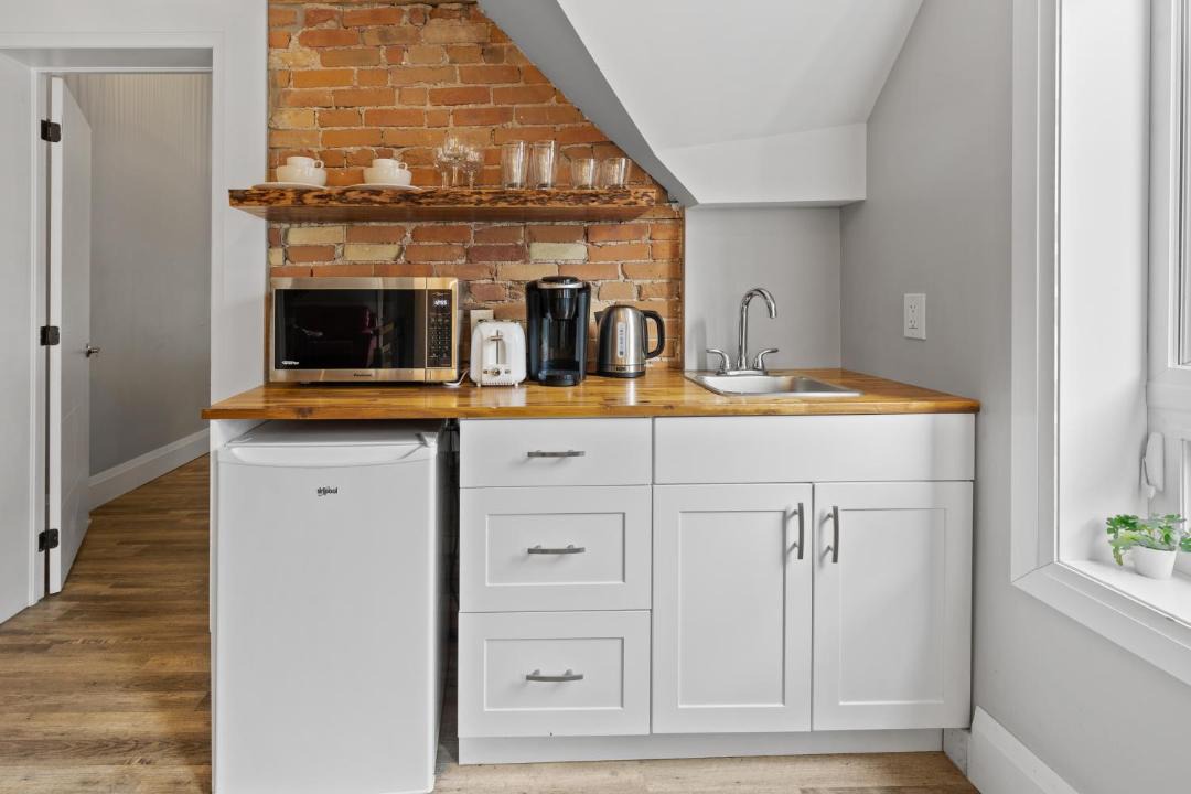 Photo of Kitchen in Mount Hope Huron Park