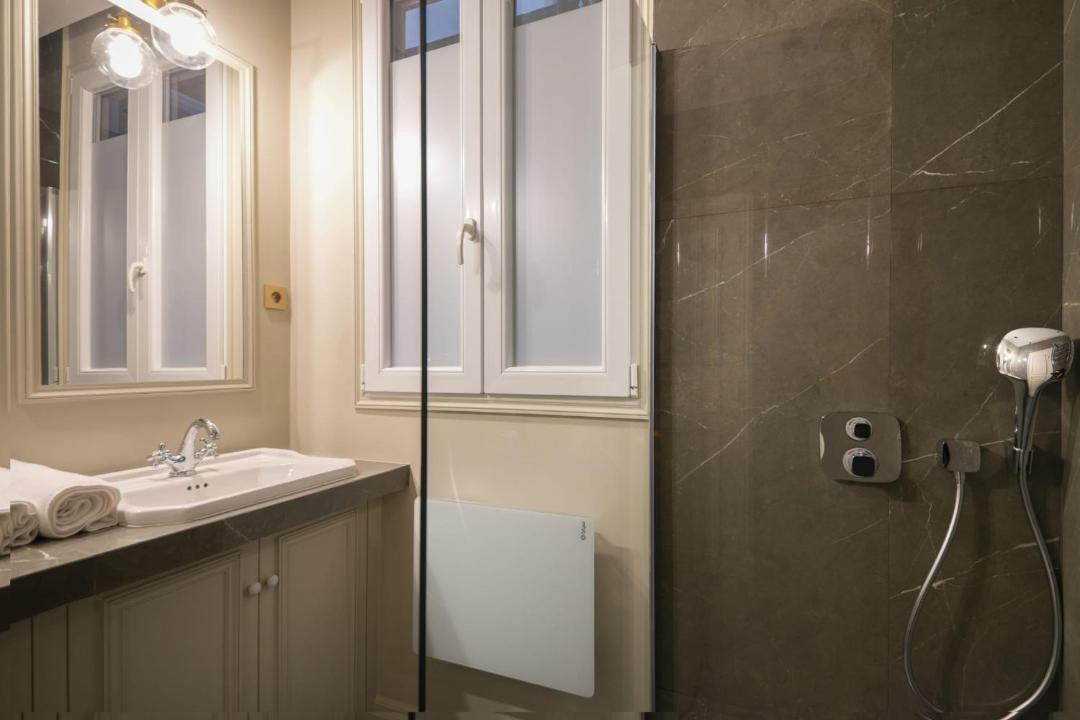 Photo of Bathroom in Sorbonne