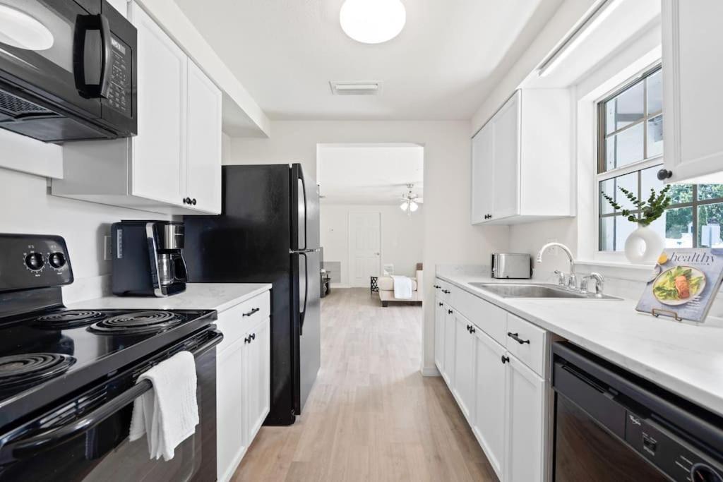 Photo of Kitchen in Town N County Park