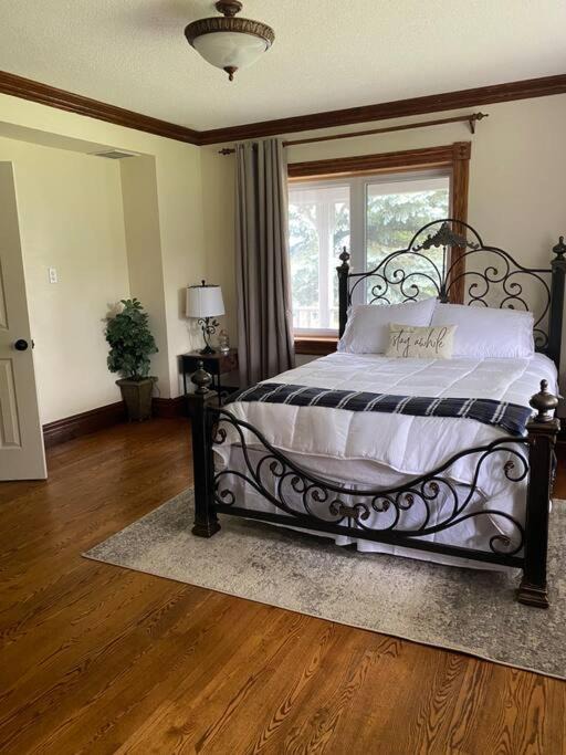 Photo of Bedroom in Minesing