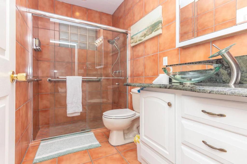 Photo of Bathroom in Lantana