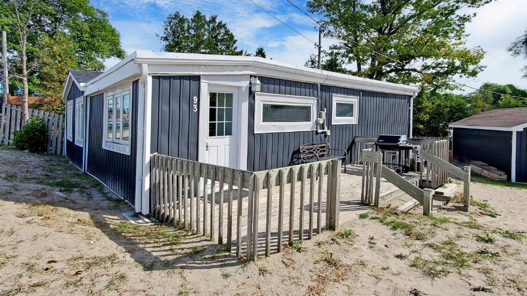 Photo of Buildings in Wasaga Beach