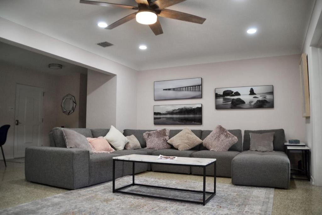 Photo of Livingroom in Arlington Park