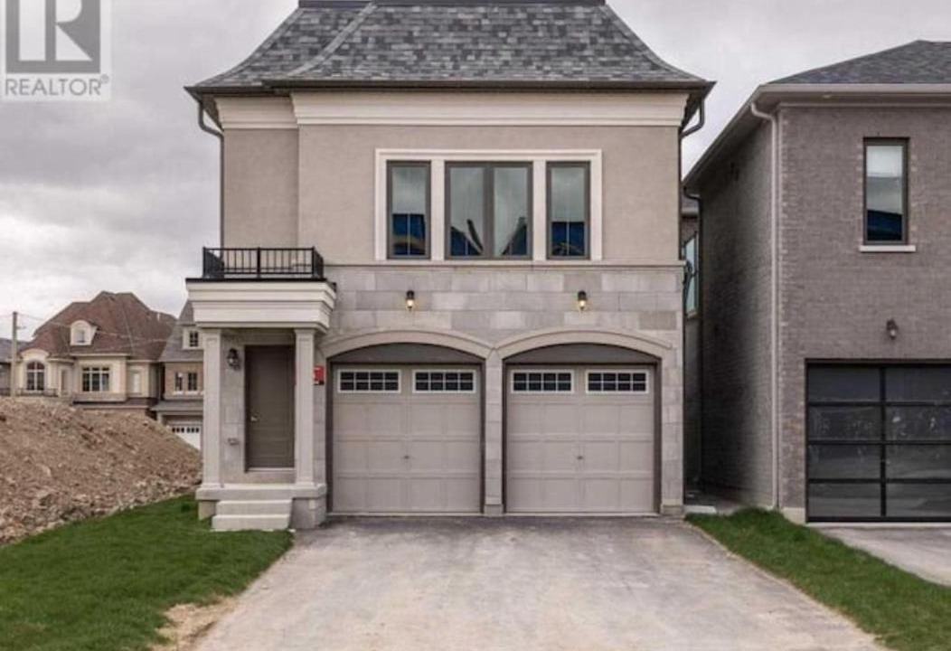 Photo of Buildings in Richmond Hill