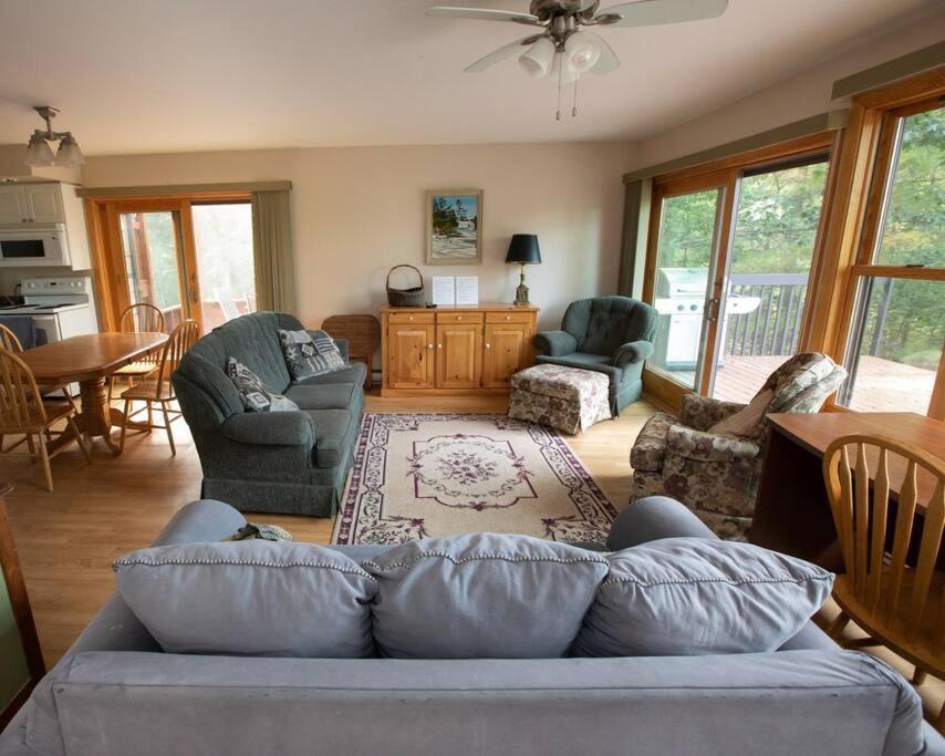 Photo of Livingroom in Nipissing