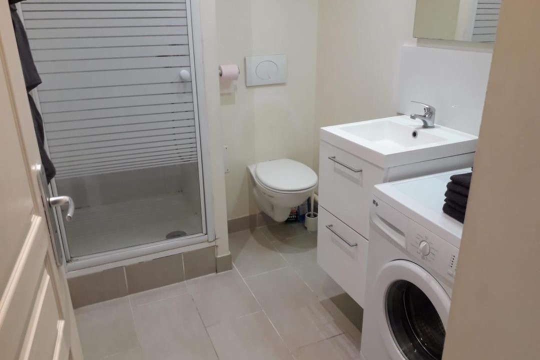 Photo of Bathroom in Les Lilas