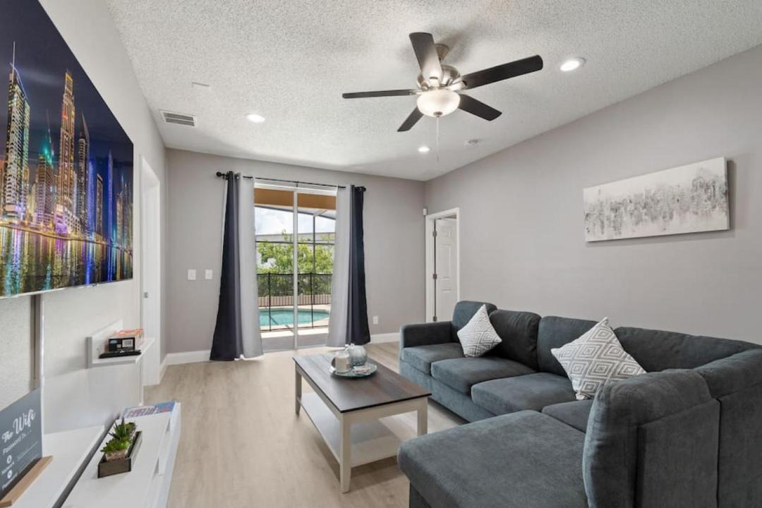 Photo of Livingroom in Sunset Ridge