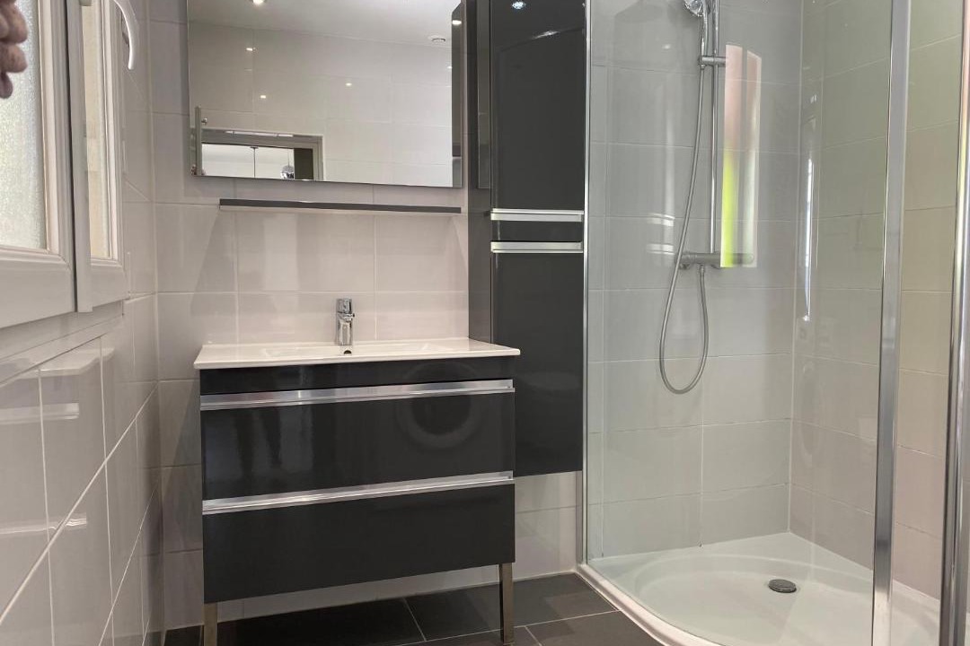 Photo of Bathroom in Joinville-le-Pont