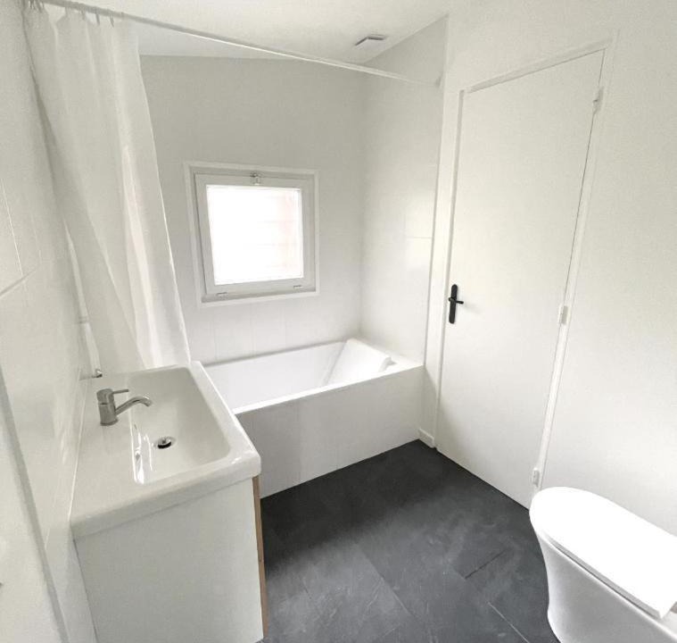 Photo of Bathroom in Pantin