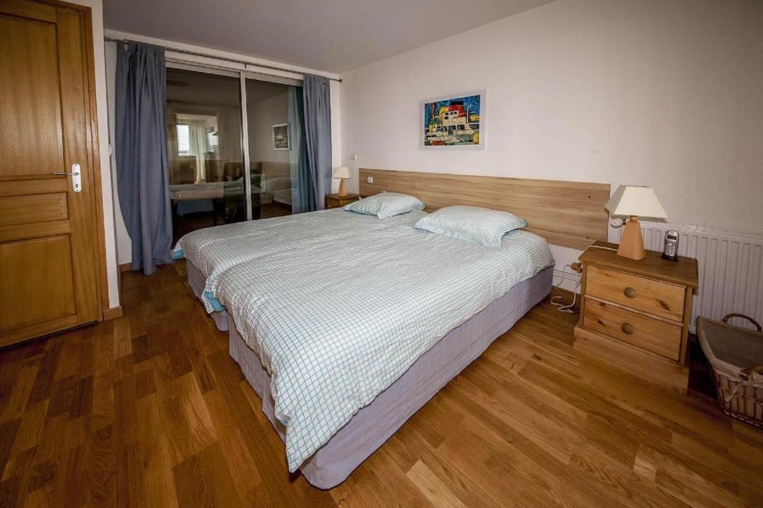 Photo of Bedroom in Suresnes