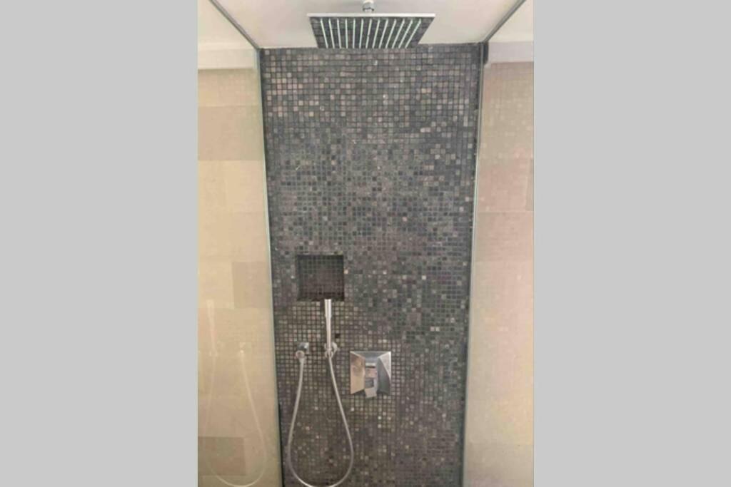 Photo of Bathroom in Neuilly-sur-Seine