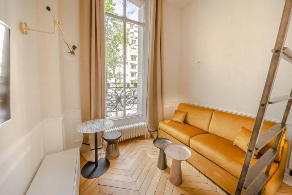 Photo of Others in Faubourg Saint-Germain