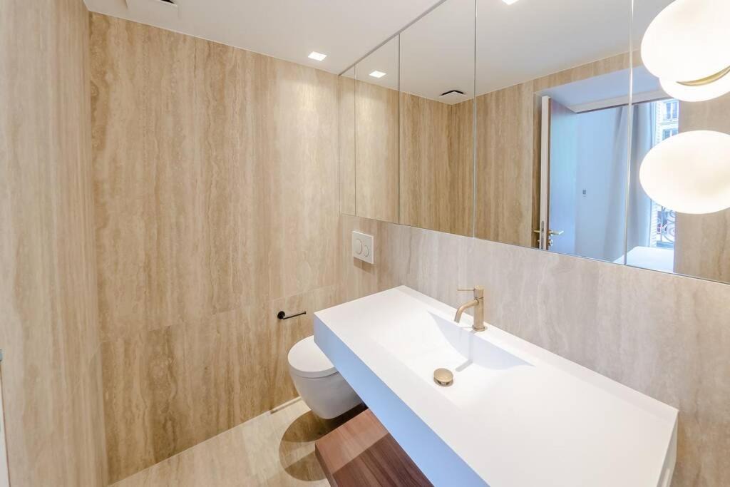 Photo of Bathroom in Faubourg Saint-Germain
