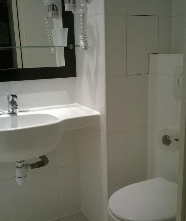 Photo of Bathroom in Saint-Fargeau