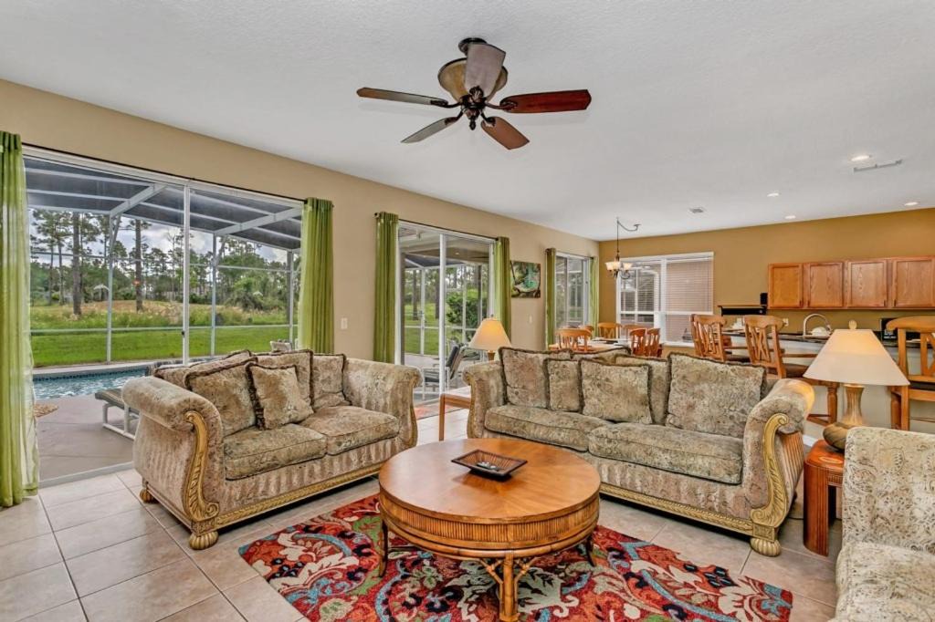 Photo of Livingroom in Highlands Reserve