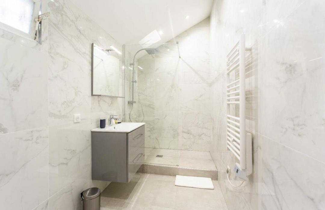 Photo of Bathroom in Levallois-Perret