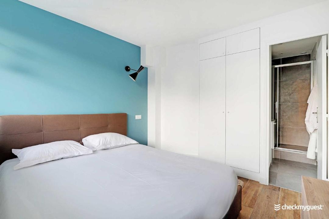 Photo of Bedroom in Levallois-Perret
