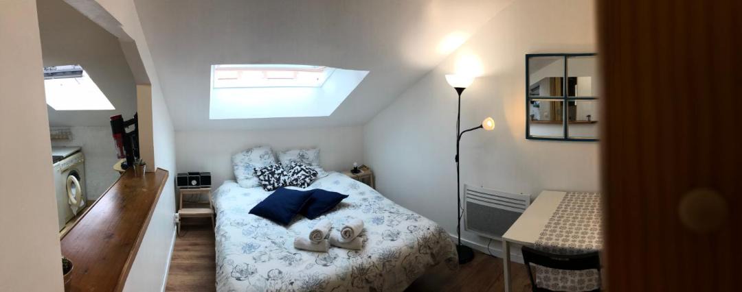 Photo of Bedroom in Suresnes