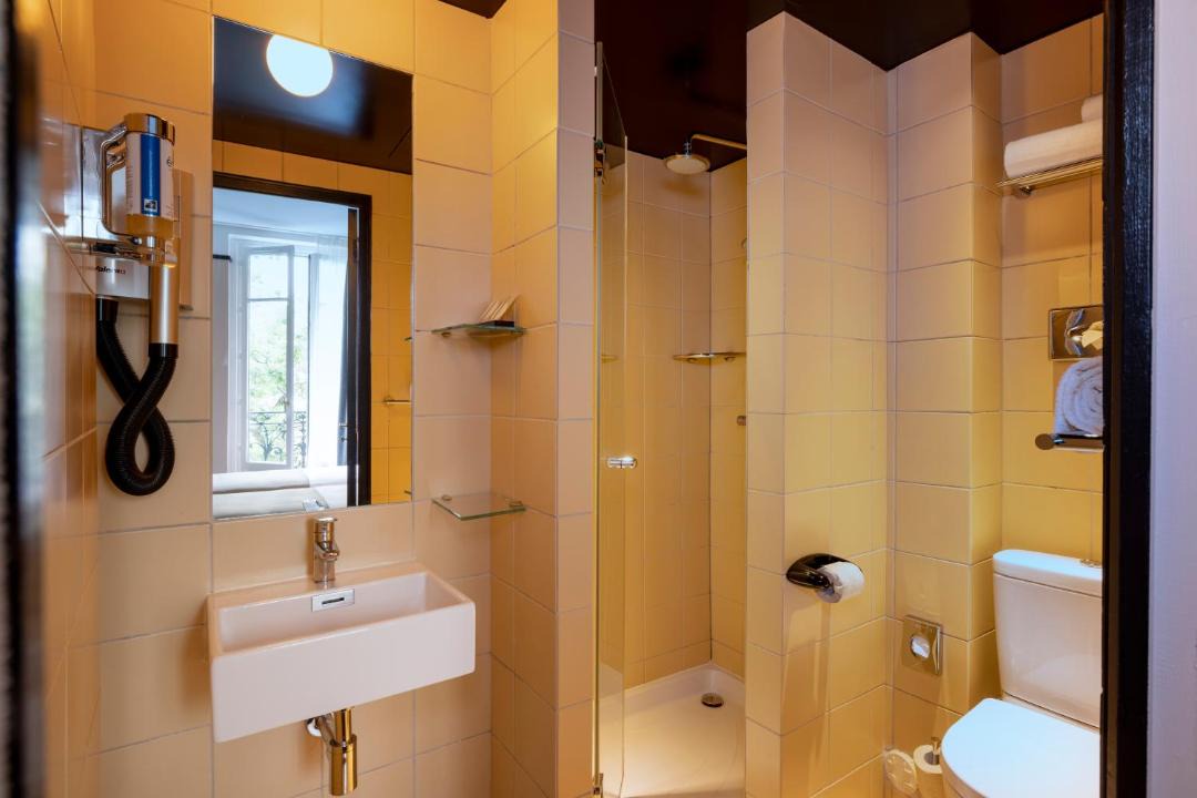 Photo of Bathroom in Porte-Dauphine