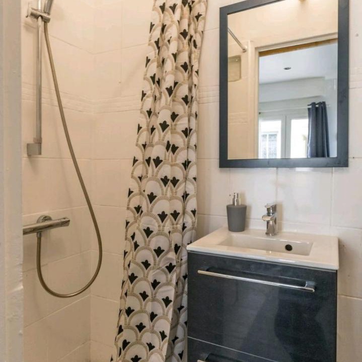 Photo of Bathroom in Puteaux