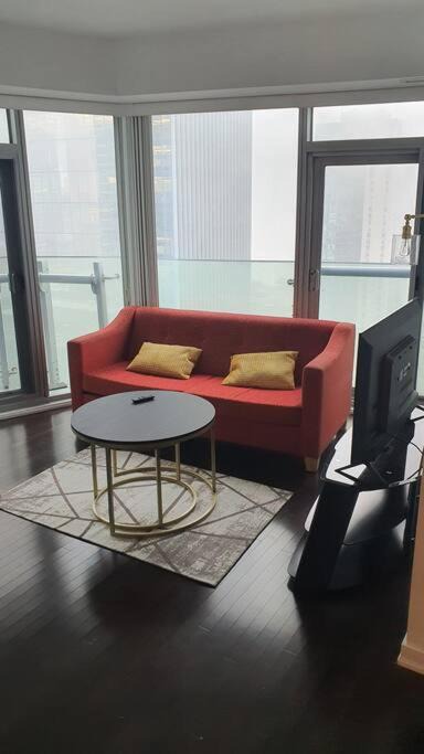 Photo of Livingroom in Toronto Entertainment District