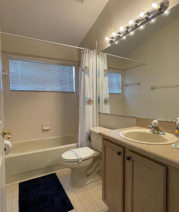Photo of Bathroom in Orange Tree