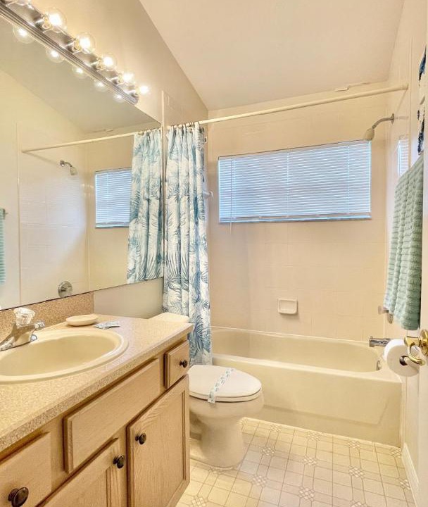 Photo of Bathroom in Orange Tree