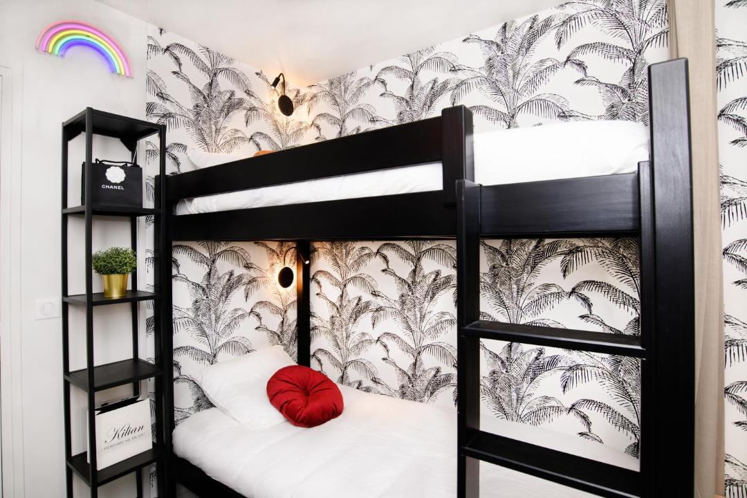 Photo of Bedroom in Front de Lac
