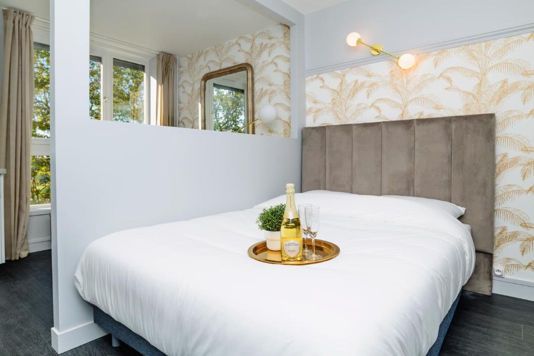 Photo of Bedroom in Front de Lac