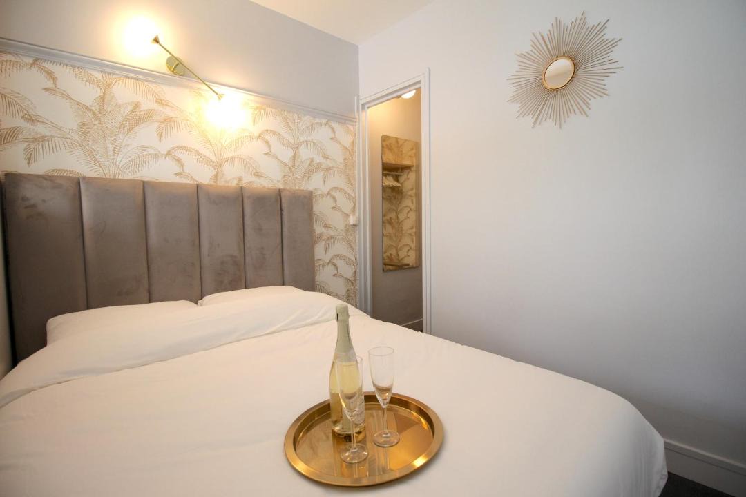 Photo of Bedroom in Front de Lac