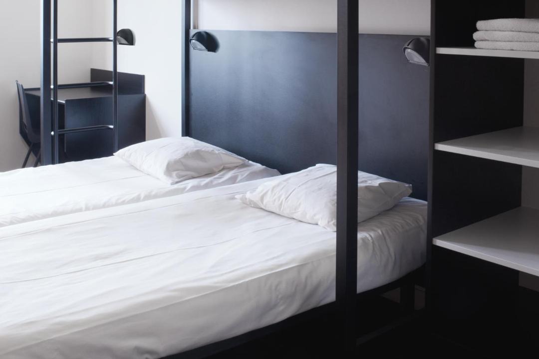 Photo of Bedroom in Python Duvernois