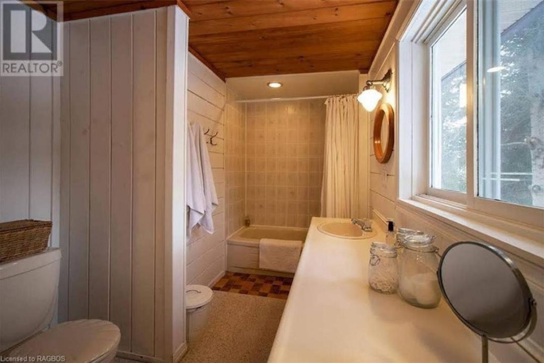 Photo of Bathroom in Kimberley