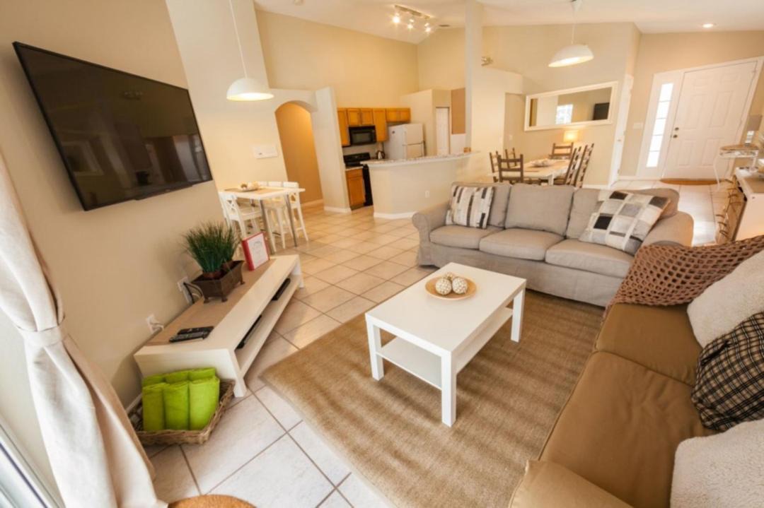 Photo of Livingroom in Haines City