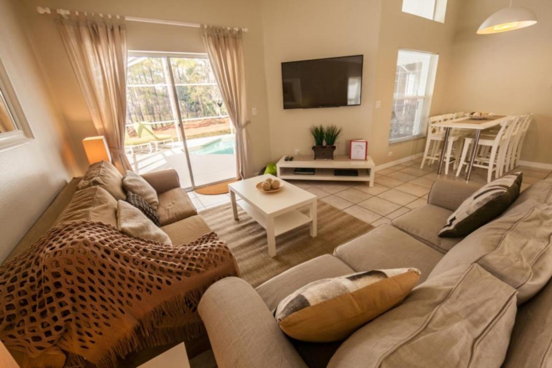 Photo of Livingroom in Haines City